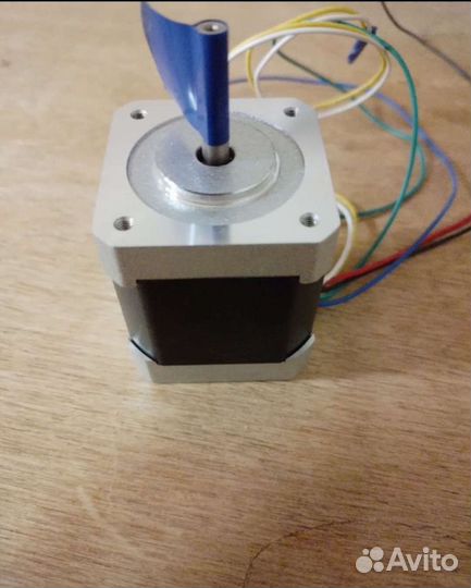 Шаговый двигатель nema 17