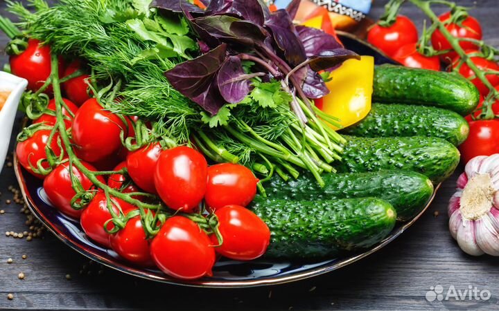 Продам огурцы помидоры