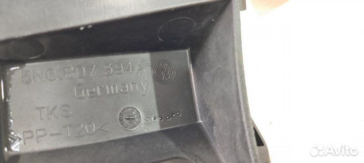 Крепление бампера заднее правое Volkswagen Tiguan