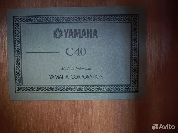 Классическая гитара Yamaha с 40