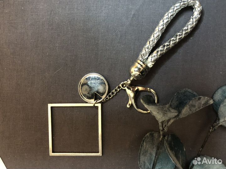 Брелок кожаный мужской