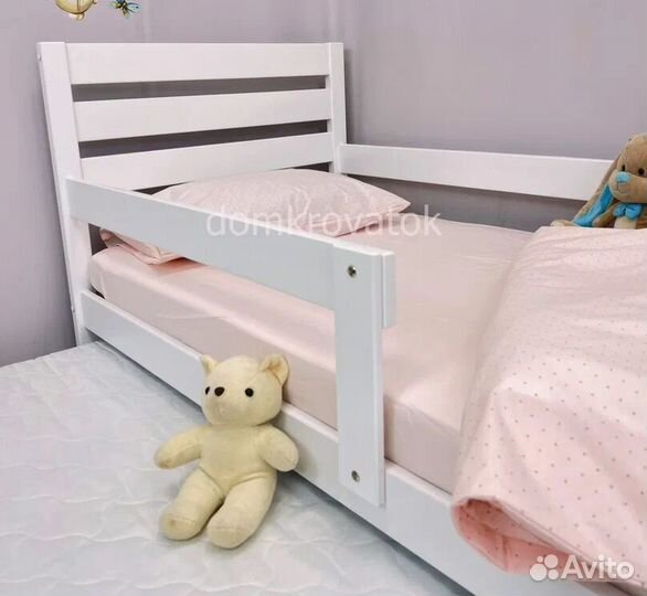Детская кровать с бортами и выкатным местом