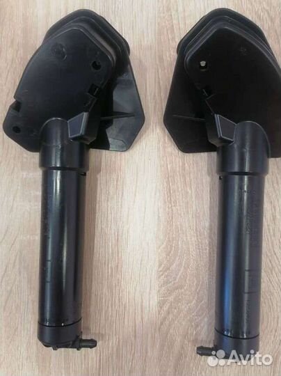 Омыватель фар левая