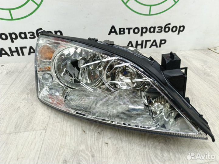 Фара передняя правая Ford Mondeo 3 седан 2.0L