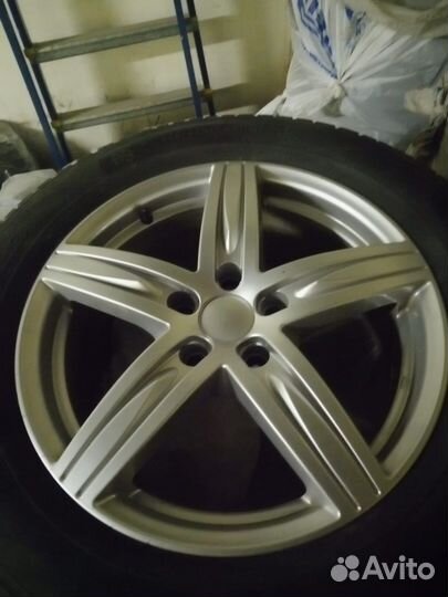 R17 Kumho 722 225/60, PCD 5x114.3 DIA 67.1