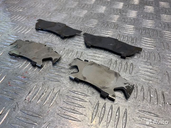 Пластина суппорта передняя Honda Jazz GD L13A 2006