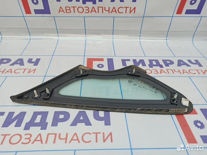 Стекло кузовное глухое правое переднее Kia Cerato