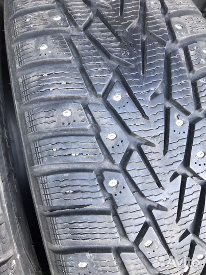 Nokian Tyres Hakkapeliitta 7 215/60 R16