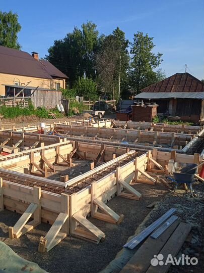 Бригада строителей