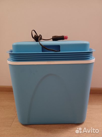 Дорожный автомобильный холодильник