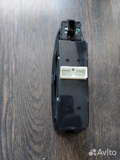 Блок управления стеклоподъемниками accent