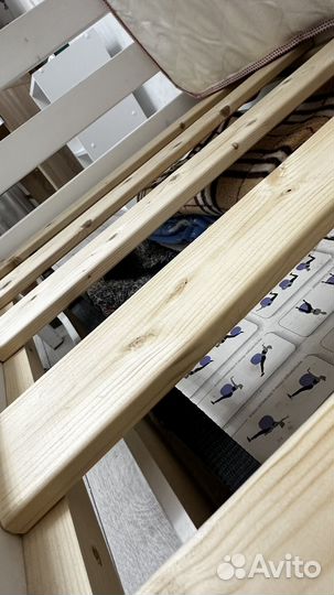 Кровать односпальная с матрасом