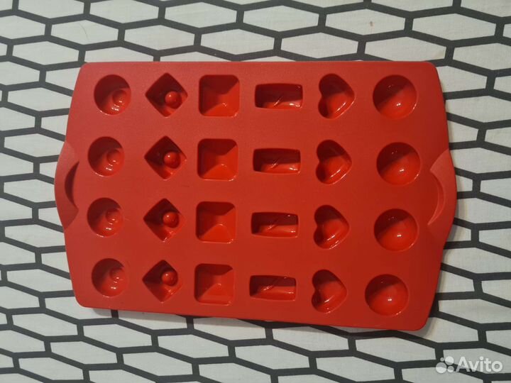 Силиконовая форма для конфет tupperrware