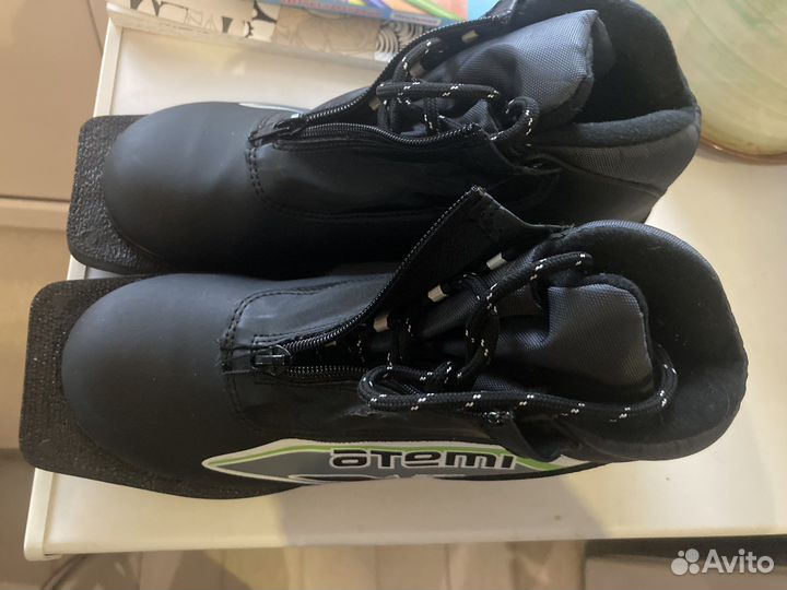 Лыжные ботинки