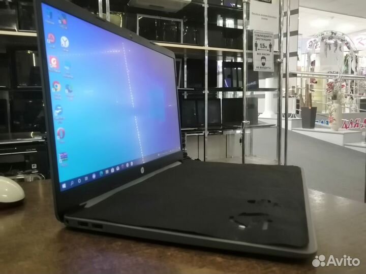 Новый на гарантии Ноутбук HP Laptop 15s-fq0056ur