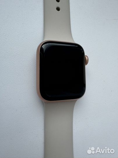 Apple watch SE 40 m(1ое поколение)