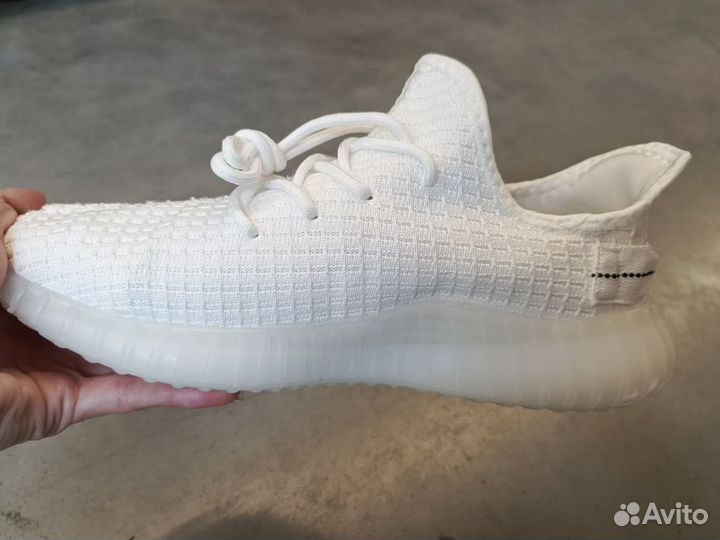 Кроссовки белые Adidas Yeeze 350