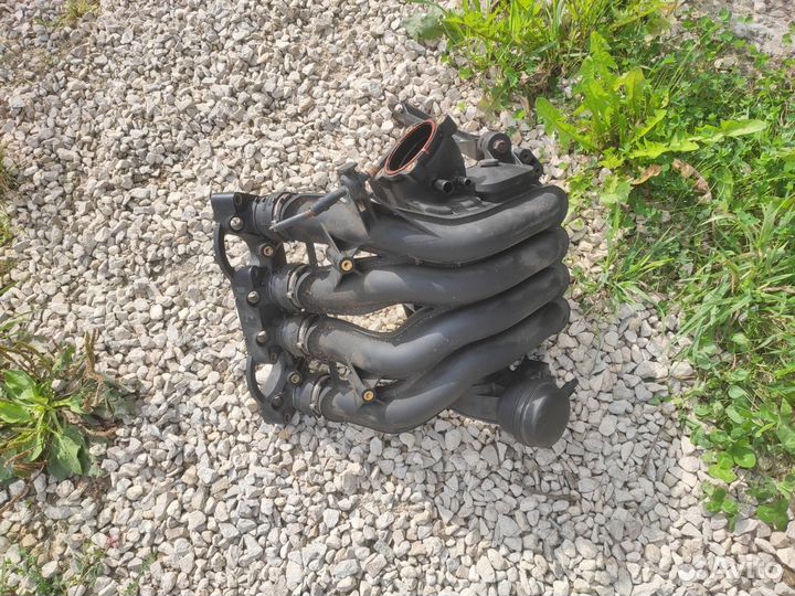 Коллектор впускной Volkswagen Passat B5 1.6