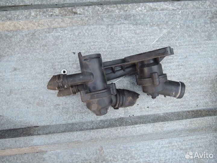 Корпус термостата Volkswagen Golf V 2003-2009