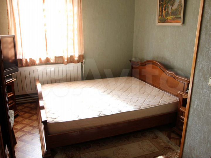 Комната 12 м² в 5-к., 1/2 эт.