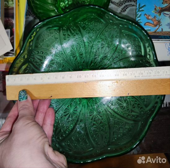 Вазы для фруктов, конфетницы цветное стекло