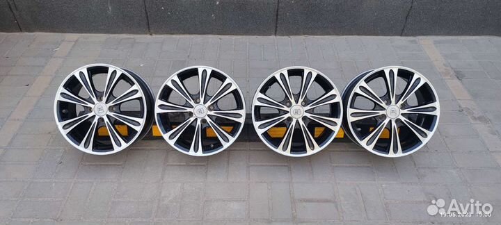 Продам литые диски R15 4X100 (стояли на Логан)