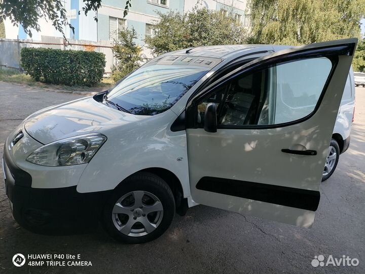 Грузоперевозки на фургоне Пежо Партнёр