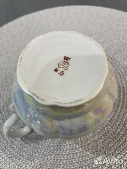 Фарфоровый молочник