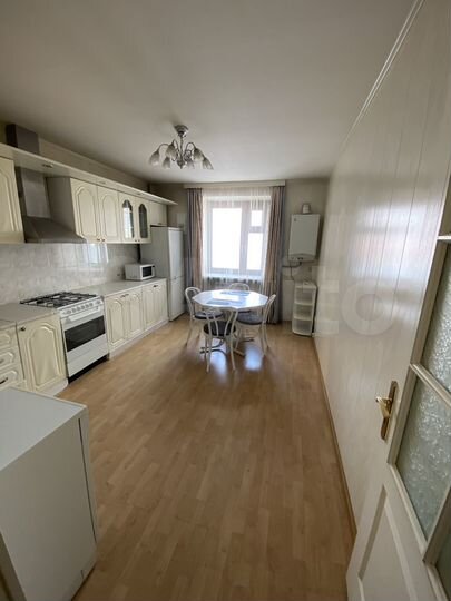 3-к. квартира, 100 м², 2/6 эт.