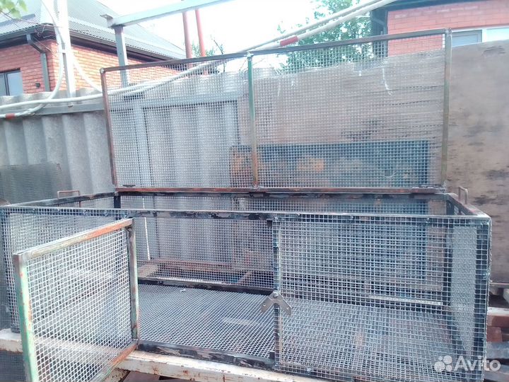 Различные клетки -переноски для птиц и грызунов