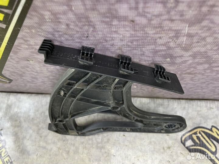 Направляющая бардачка Astra h Астра Н