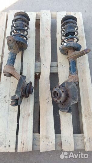 Стойки передние nexia