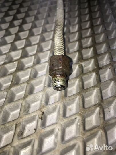 Трубка тормозная передняя правая Dodge Caravan