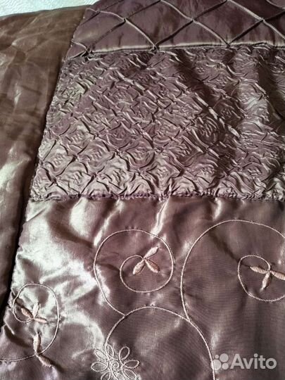 Покрывало и пледы