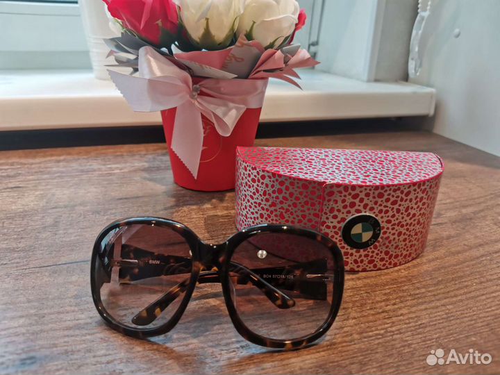 Солнцезащитные очки бренд