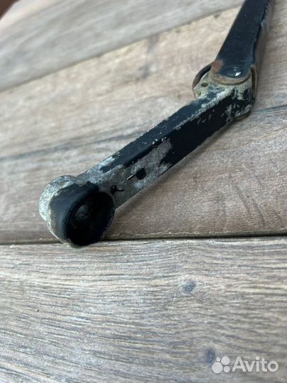 Поводок дворников левый Kia Rio 1 1.5 2001