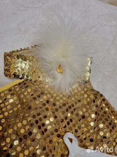 Костюм для выступлений + чешки белые в подарок