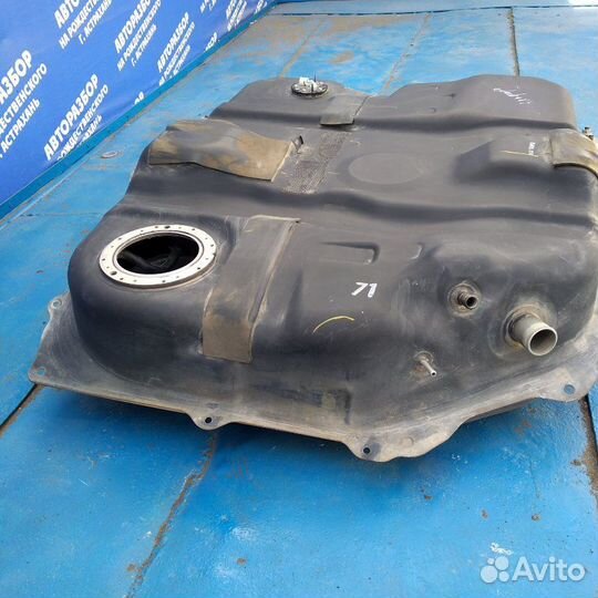 Бензобак. Toyota Alphard минивен 2AZ-FE 2005