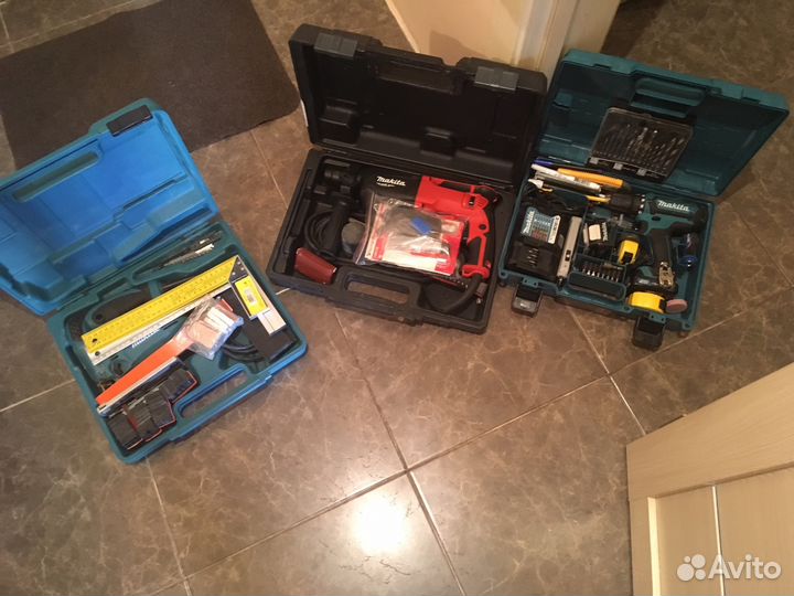 Укладка ламината и монтаж плинтуса