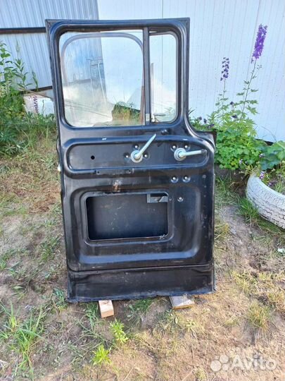 Продам панель дверную назил