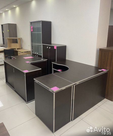 Офисная мебель в ассортименте