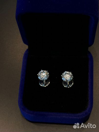 Пусеты с выращенным бриллиантом по 1 карату каждый