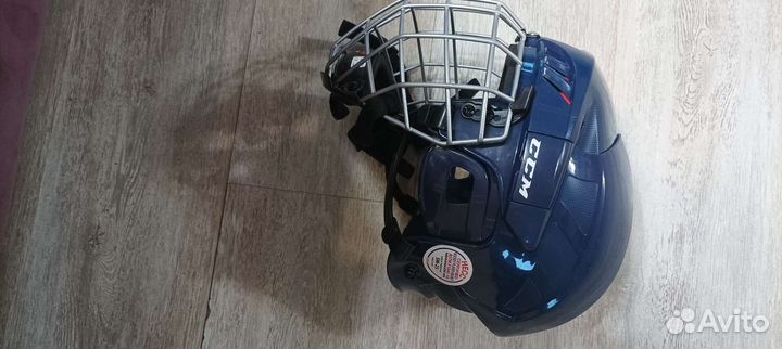 Хоккейный шлем