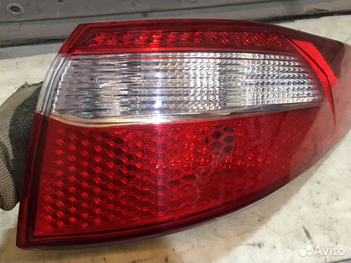 Фонарь задний правый Kia Rio 3