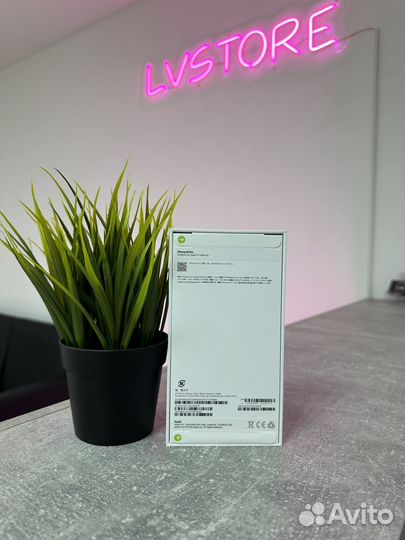 iPhone 15 Pro, 256 ГБ