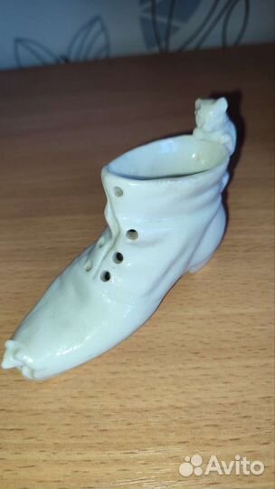 Фигурки фарфоровые, керамические, костяные 8 шт