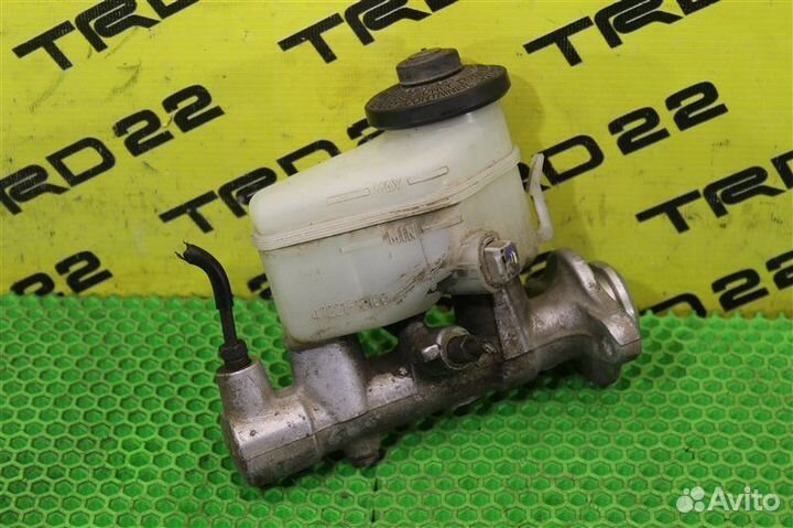 Главный тормозной цилиндр Toyota Corolla AE110