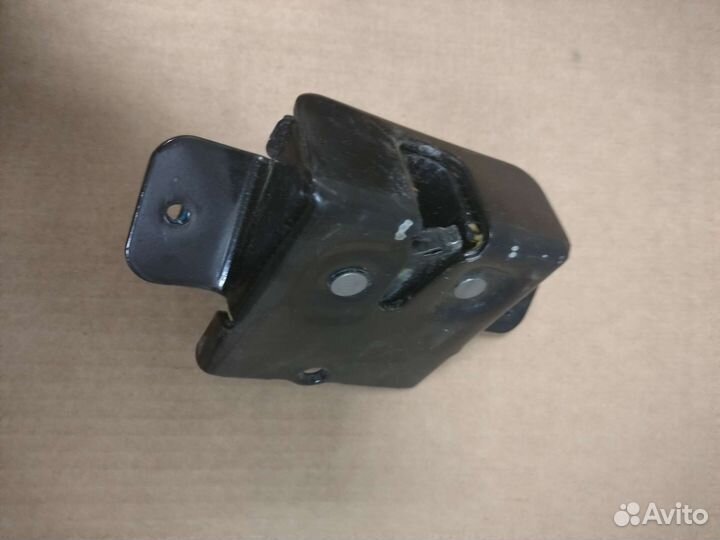 Opel Antara - Замок двери багажника - 13584872