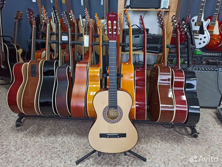 Классическая гитара 7/8