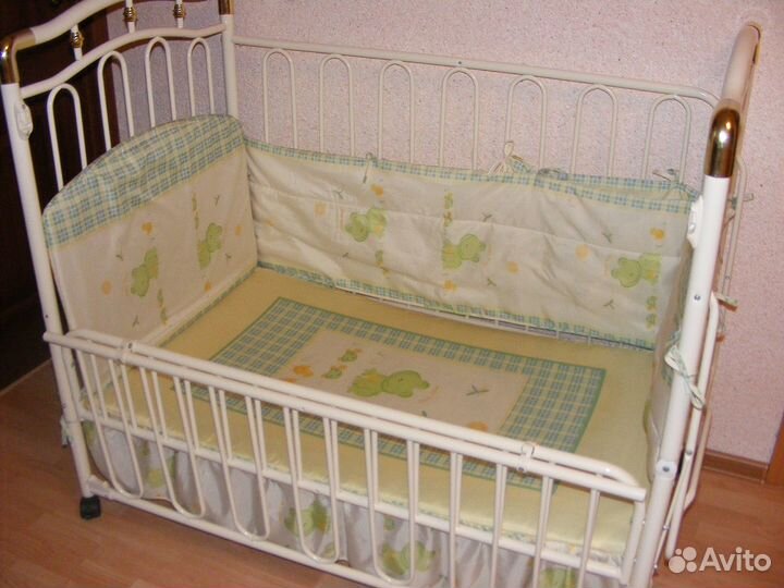 Детская кроватка
